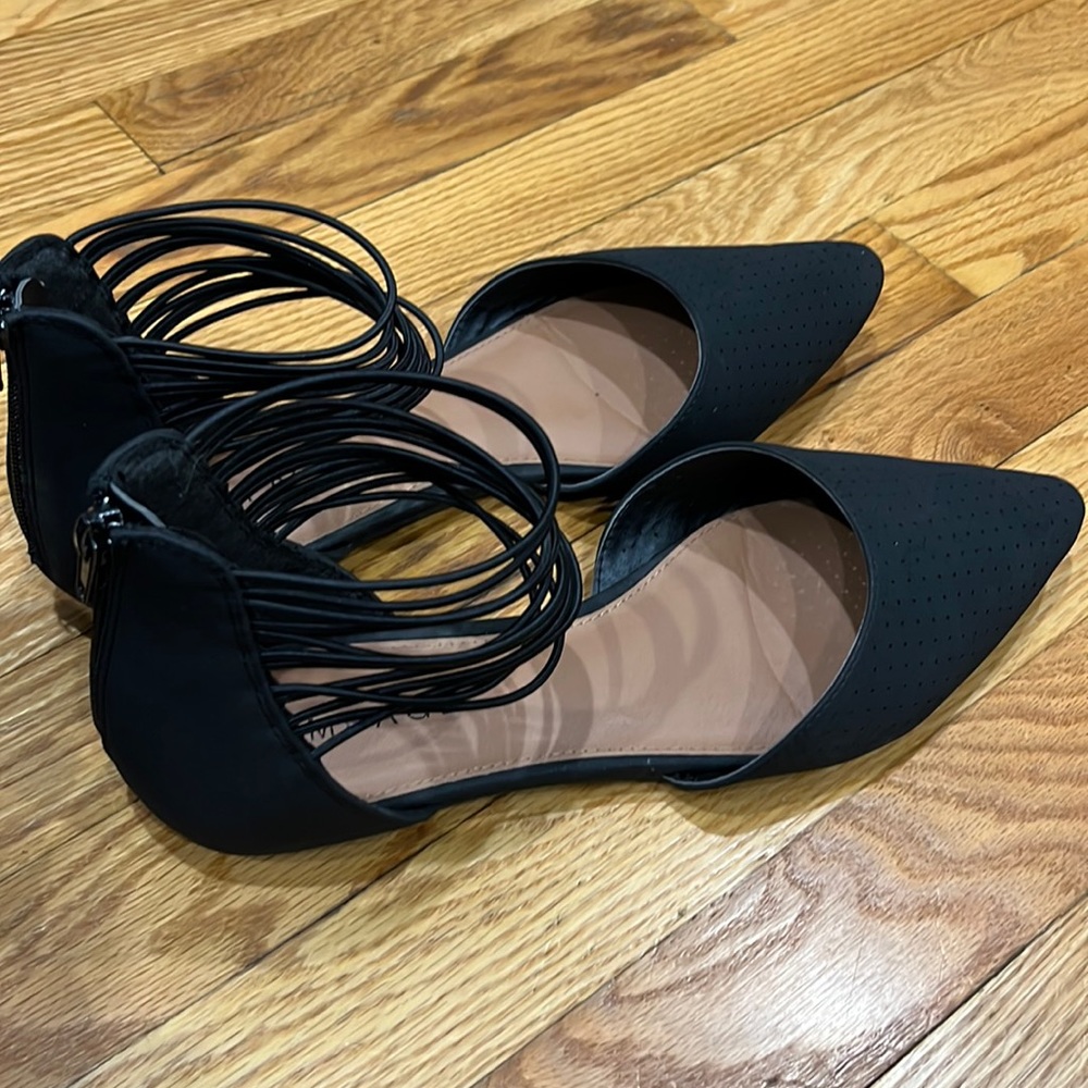 Women’s flats